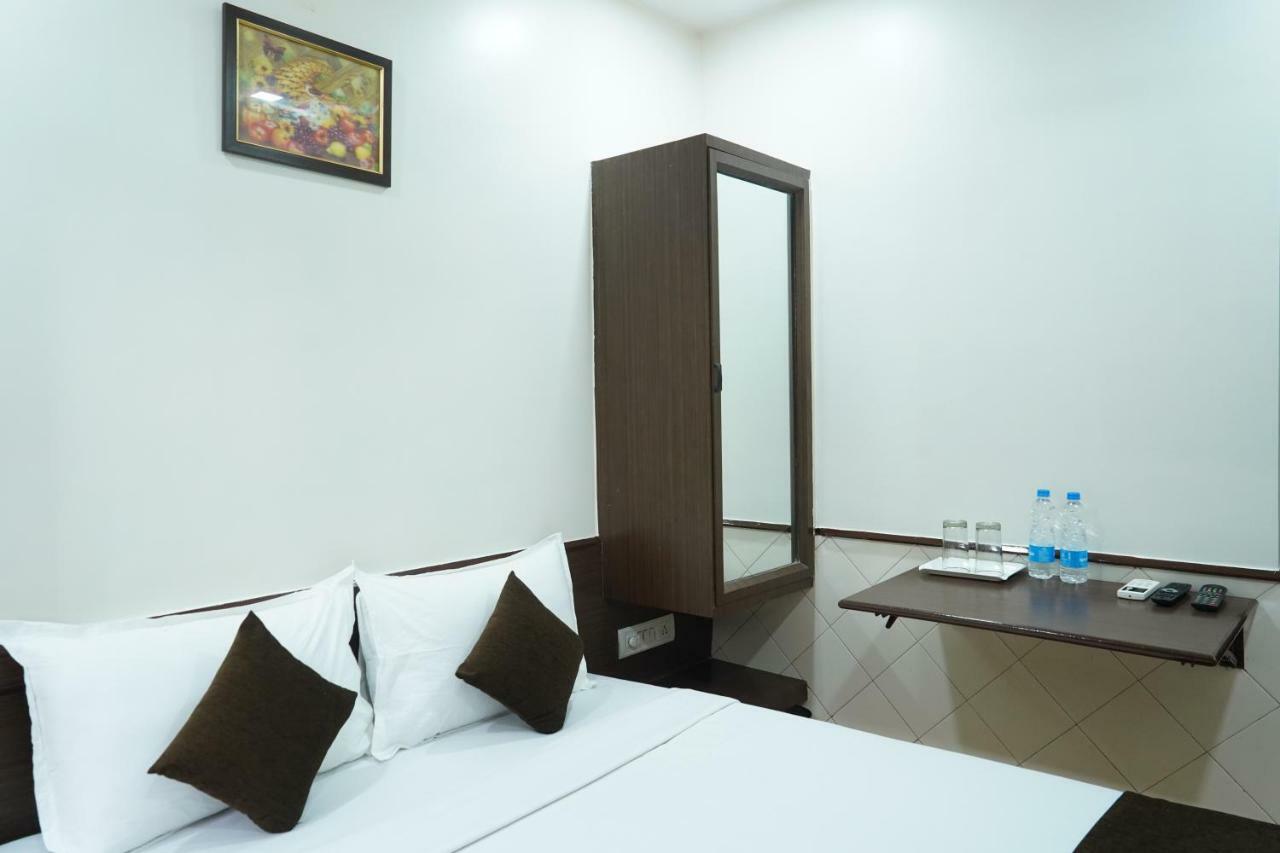 Sharda Residency Hotel Mumbai Exterior photo