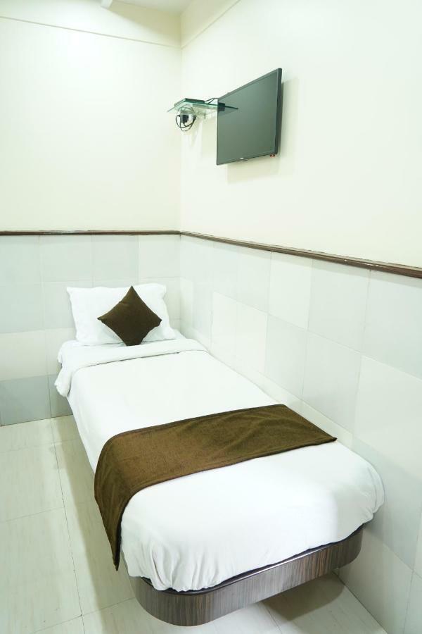 Sharda Residency Hotel Mumbai Exterior photo
